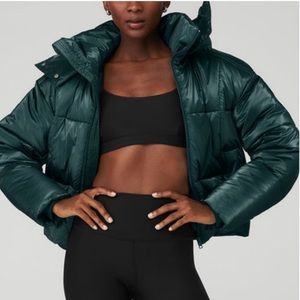 ALO Pearlized Pristine Puffer Midnight Green Size Small